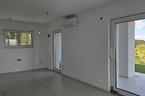 Трёхкомнатная квартира: 8