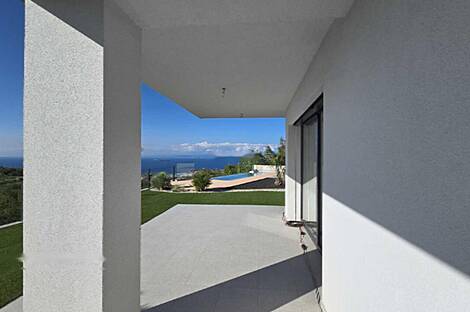 Трёхкомнатная квартира: 13