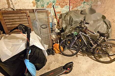 Локев, квартира с пятью и более комнатами: 2