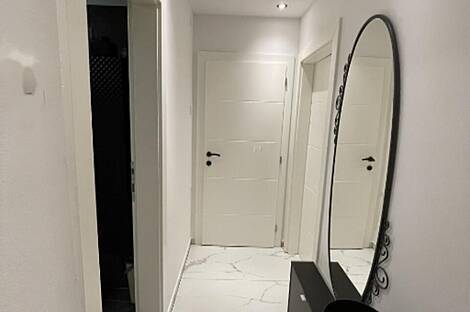 Квартира с пятью комнатами и гаражом.: 2