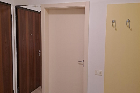 Копер имеет квартиру с двумя комнатами.: 13