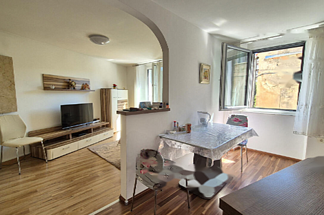 Трёхкомнатная квартира в центральной части: 6