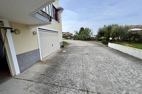 Квартира с четырьмя комнатами в Хрватини.: 2