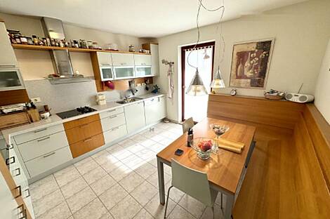 Квартира с четырьмя комнатами в Хрватини.: 5