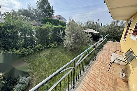 Квартира с четырьмя комнатами в Хрватини.: 14