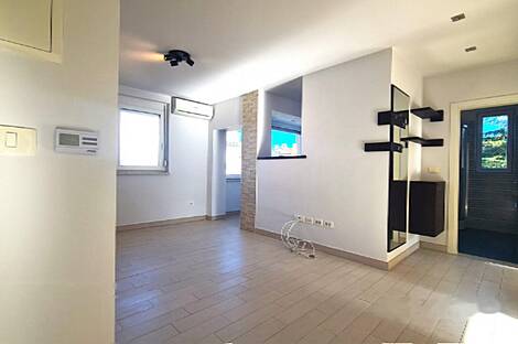 Квартира с четырьмя комнатами в Изоле: 4