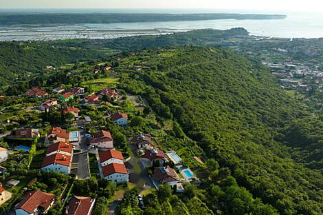 Малия 96Б, квартира: 1