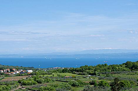 Малия 96Б, квартира: 3