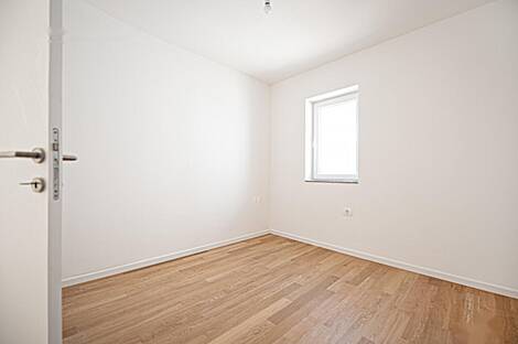 Малия 96Б, квартира: 6