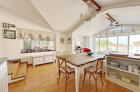 Квартира с четырьмя комнатами на Копер.: 1