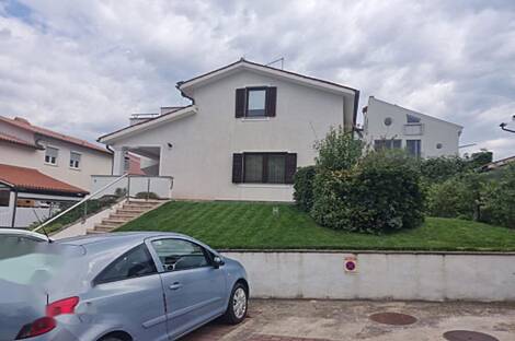 Двухкомнатная квартира в районе Изола: 3