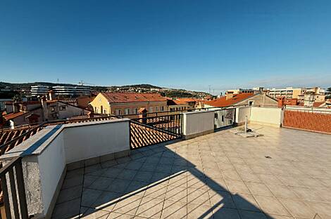 Квартира с количеством комнат от пяти и более.: 22