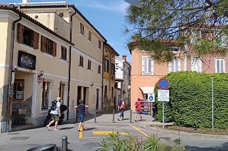 Квартира из пяти комнат, расположенная на набережной: 21