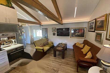 Квартира с тремя комнатами в исторической части города Изола: 3