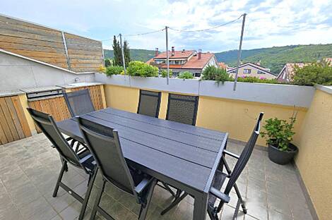 Луция: квартира более чем на 5 комнат: 6