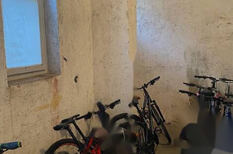 Квартира с тремя комнатами, недавно построена.: 2