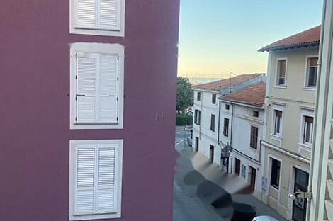 Квартира с тремя комнатами, недавно построена.: 4