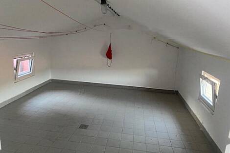 Квартира с тремя комнатами, недавно построена.: 24