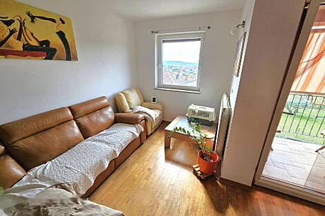 Трехкомнатная квартира в новом районе под названием Плавье.: 3