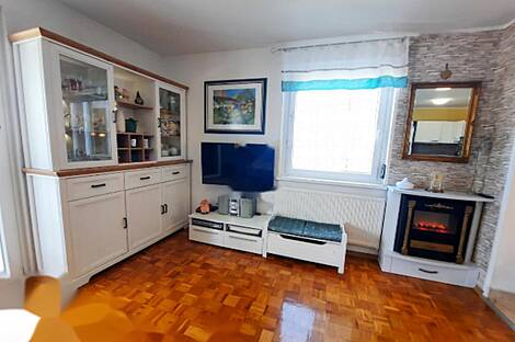 Марковец располагает двухкомнатной квартирой.: 11