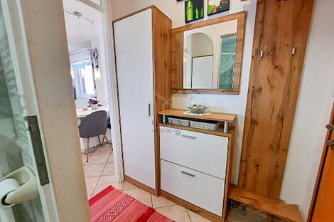 Марковец располагает двухкомнатной квартирой.: 15