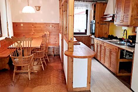 Здание, Явор, Любляна, Добрунье: 11