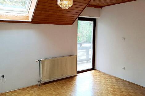 Здание, Явор, Любляна, Добрунье: 18