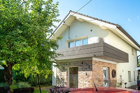 Здание Поле Любляна Кашель: 4