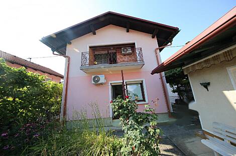 Дом, Раковник: 3