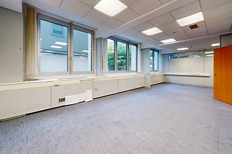 Центральное офисное пространство: 8