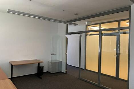 Офис расположен в Чрнуче, на улице Брынчичева, дом 13.: 1