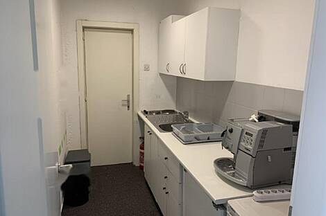 Офис расположен в Чрнуче, на улице Брынчичева, дом 13.: 3