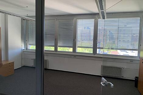 Офис расположен в Чрнуче, на улице Брынчичева, дом 13.: 6