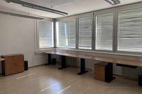 Офис расположен в Чрнуче, на улице Брынчичева, дом 13.: 8