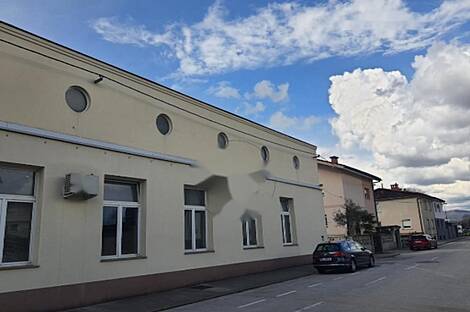 Торговая площадь в районе Бежиград: 1