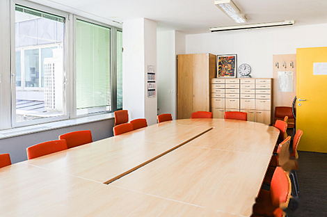 Квартира в центральной части города используемая для коммерческих целей: 17