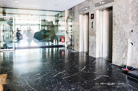 Квартира в центральной части города используемая для коммерческих целей: 20