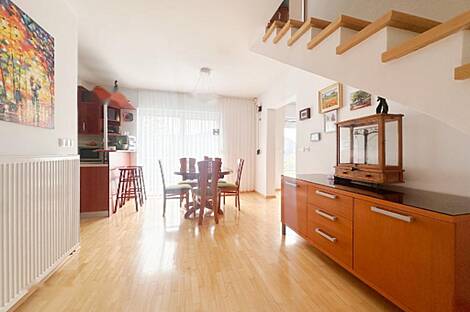 Дом, Чешница, Состро.: 15