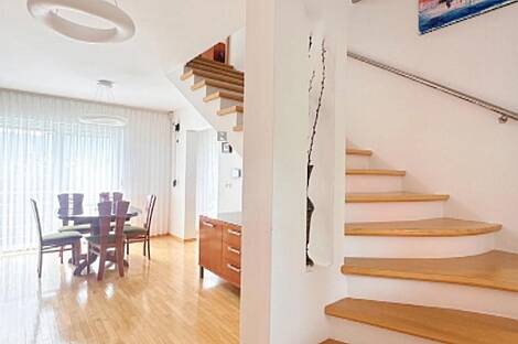 Дом, Чешница, Состро.: 18