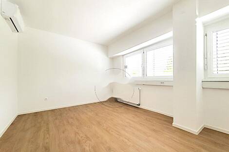 Торговая площадь Вич: 9