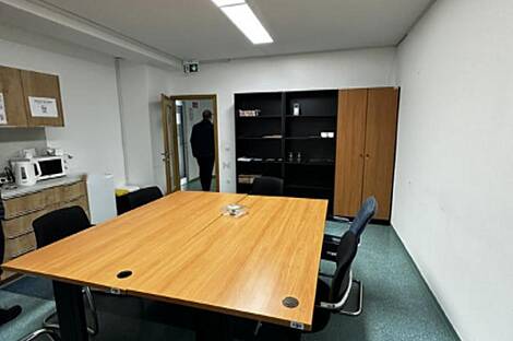 Квартира в центральной части города для коммерческого использования.: 4