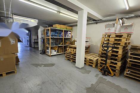 Торговая площадь Стенье: 6