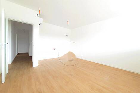 Коммерческая площадь Вич: 6