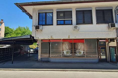 Торговая площадь: 8