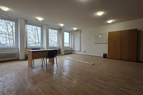 Квартира в Мостах, используемая как офисное помещение.: 1