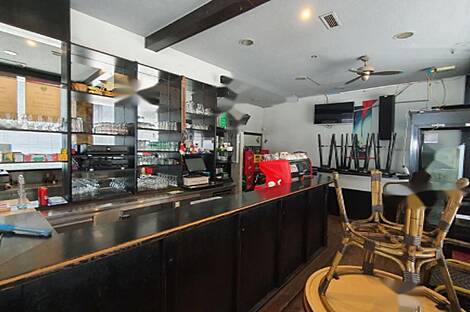 Коммерческая недвижимость в Мосте: 8