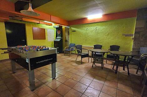 Коммерческая недвижимость в Мосте: 14