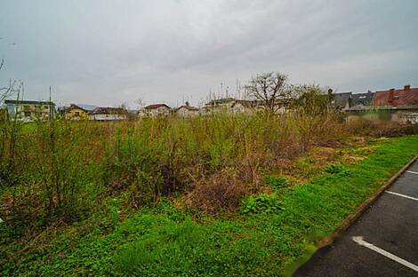 Торговая площадь Поле: 23