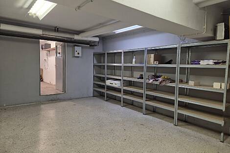 Магазин в центральной части города: 10