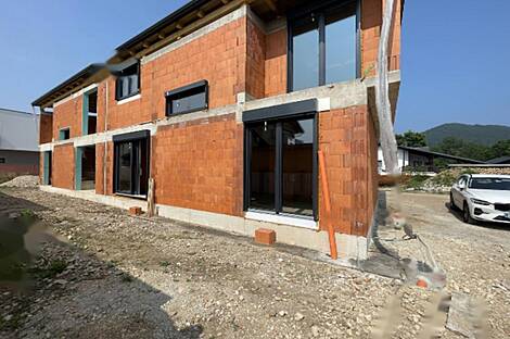 Дом в Залоге с террасой: 1